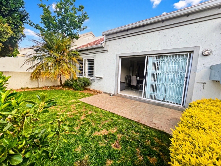 To Let 2 Bedroom Property for Rent in Sunninghill Gauteng