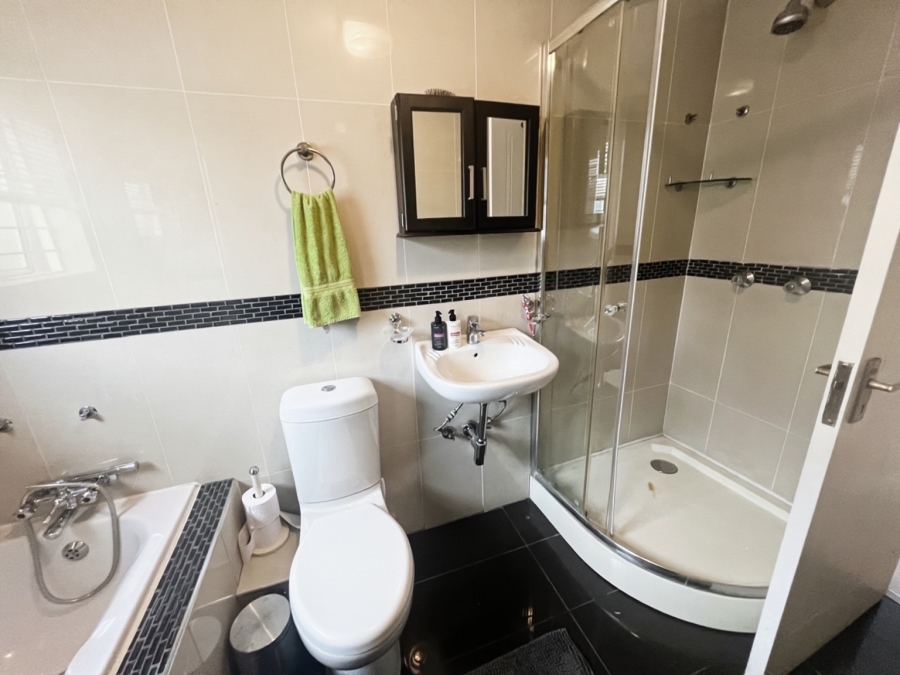 To Let 2 Bedroom Property for Rent in Sunninghill Gauteng