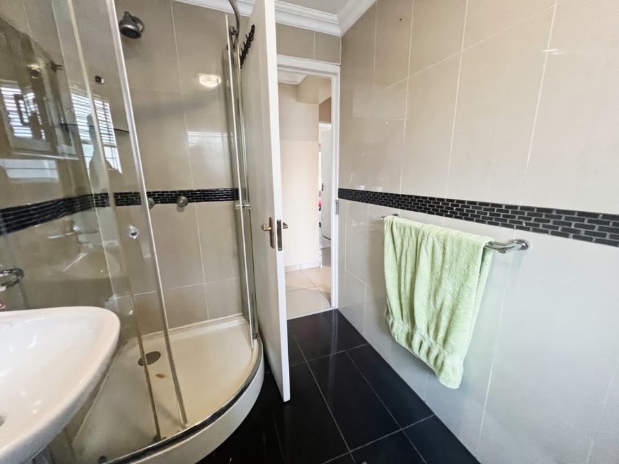 To Let 2 Bedroom Property for Rent in Sunninghill Gauteng