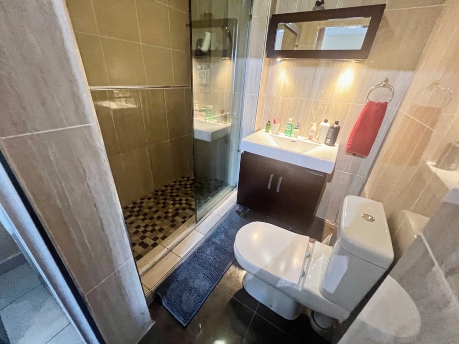 To Let 2 Bedroom Property for Rent in Sunninghill Gauteng