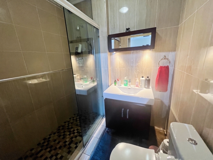 To Let 2 Bedroom Property for Rent in Sunninghill Gauteng