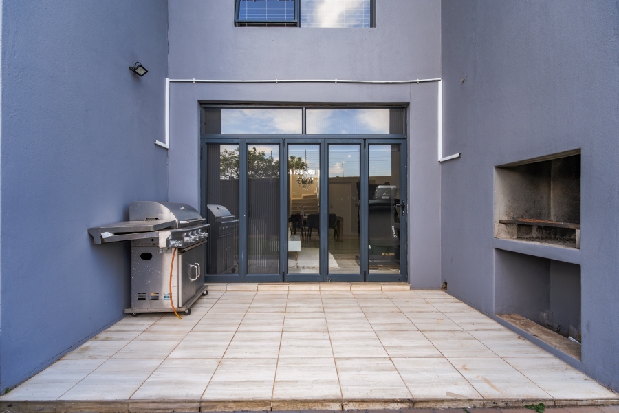 4 Bedroom Property for Sale in Olympus AH Gauteng