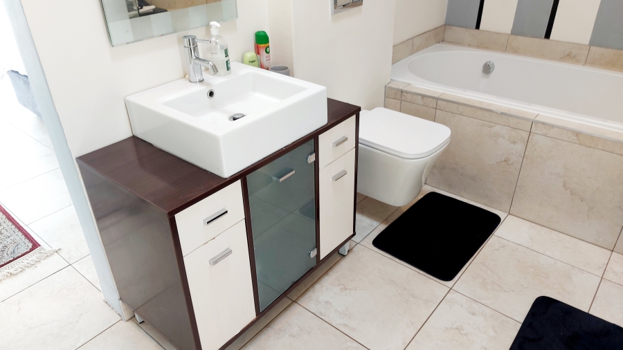 5 Bedroom Property for Sale in Waterkloof Ridge Gauteng