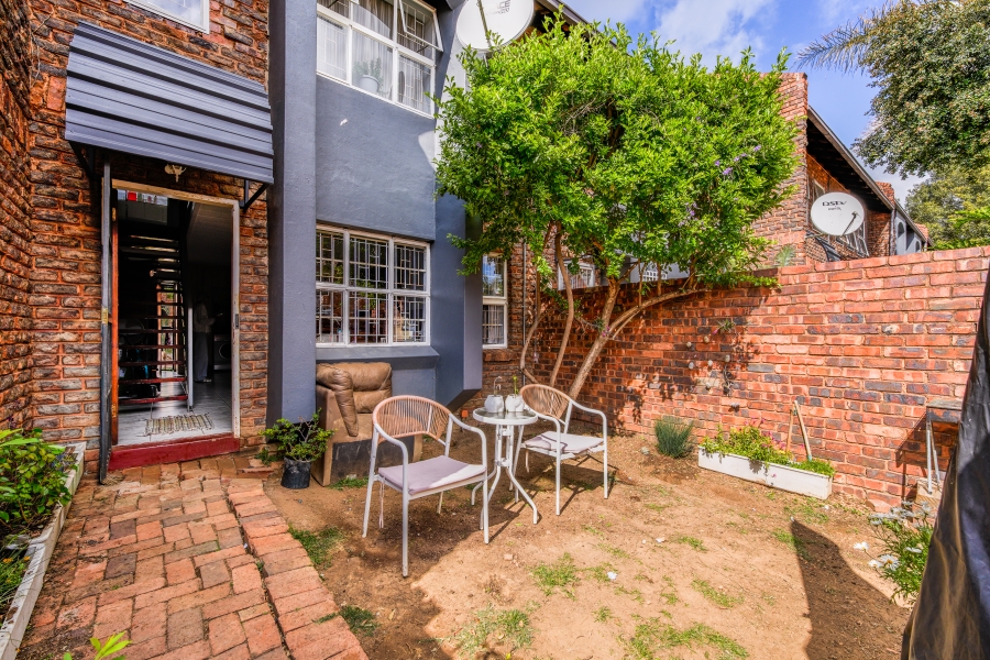 2 Bedroom Property for Sale in Garsfontein Gauteng