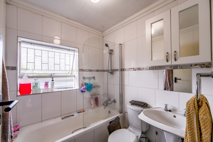2 Bedroom Property for Sale in Garsfontein Gauteng