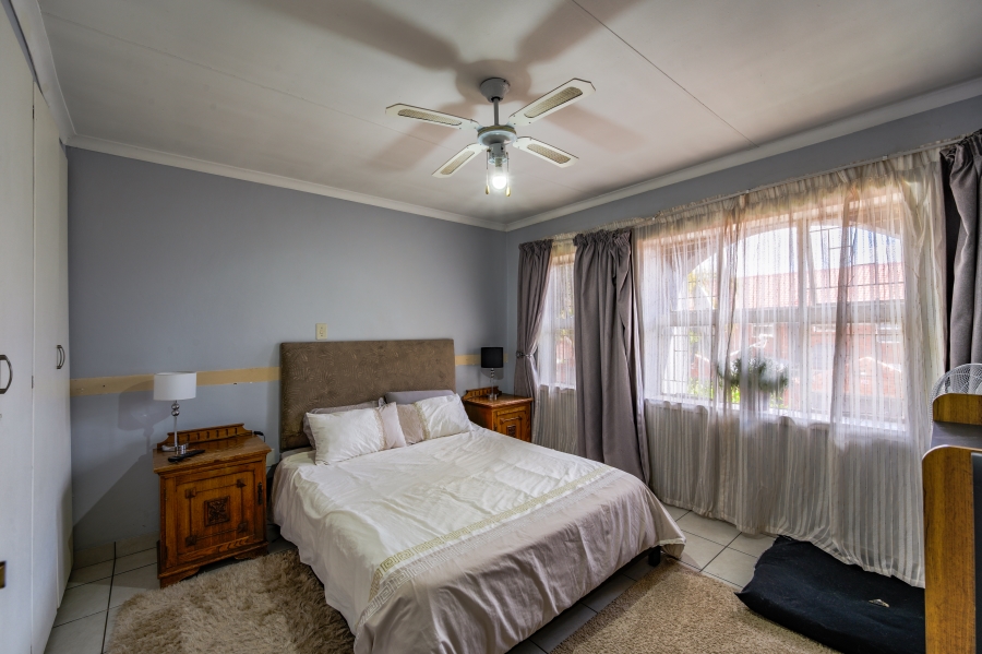 2 Bedroom Property for Sale in Garsfontein Gauteng