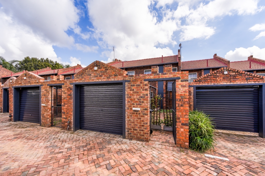 2 Bedroom Property for Sale in Garsfontein Gauteng