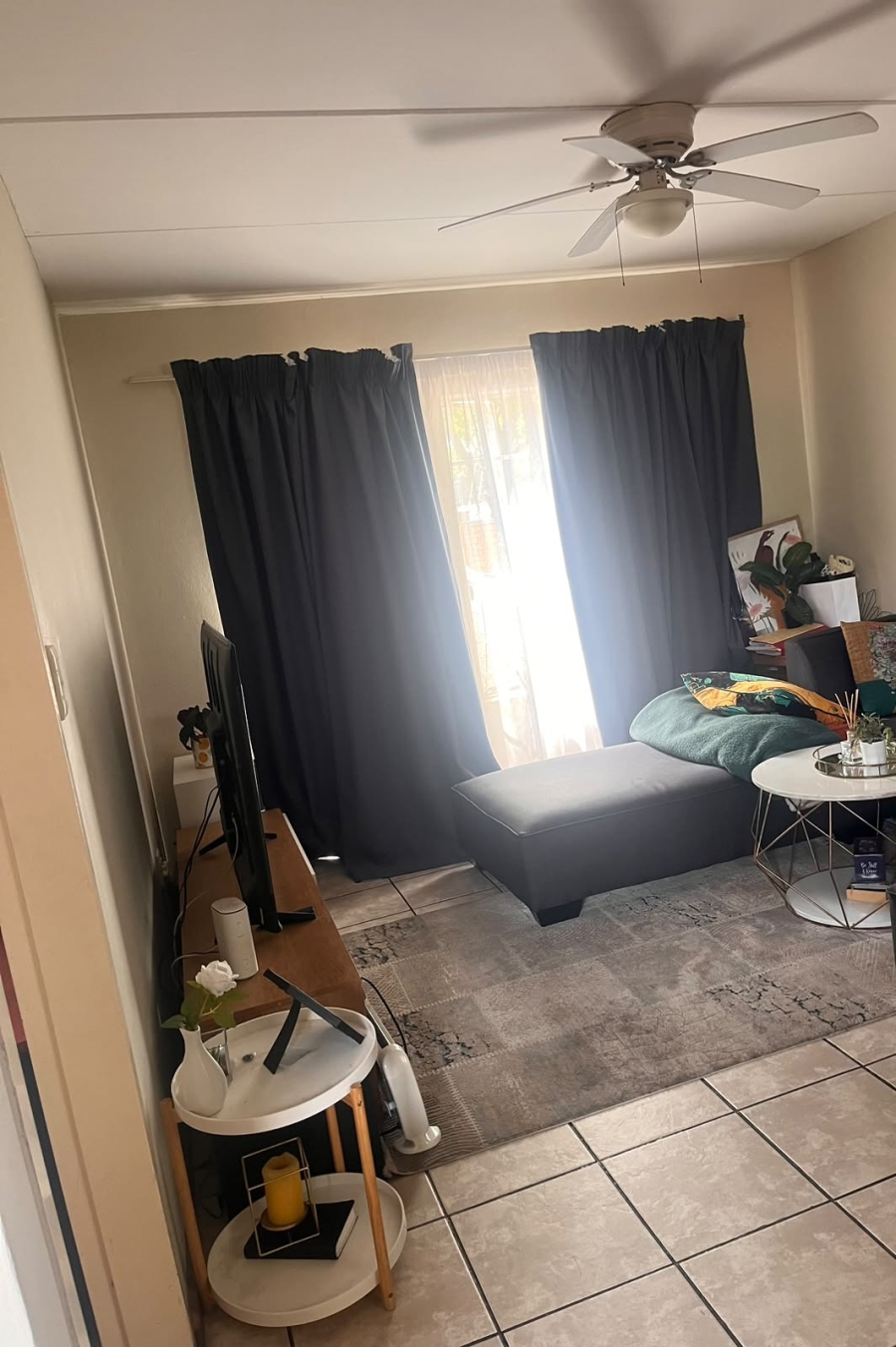 To Let 1 Bedroom Property for Rent in Kenmare Gauteng