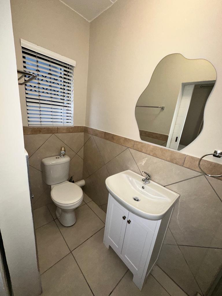 To Let 2 Bedroom Property for Rent in Glen Austin Gauteng