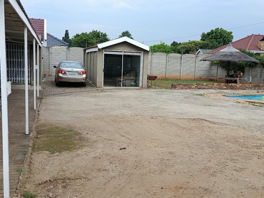 4 Bedroom Property for Sale in Risiville Gauteng