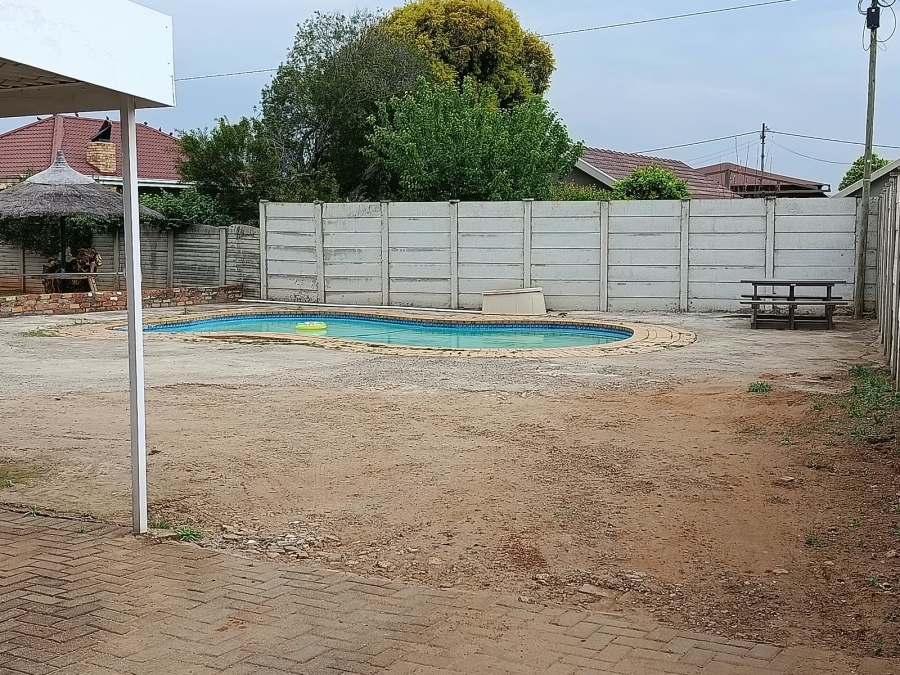 4 Bedroom Property for Sale in Risiville Gauteng