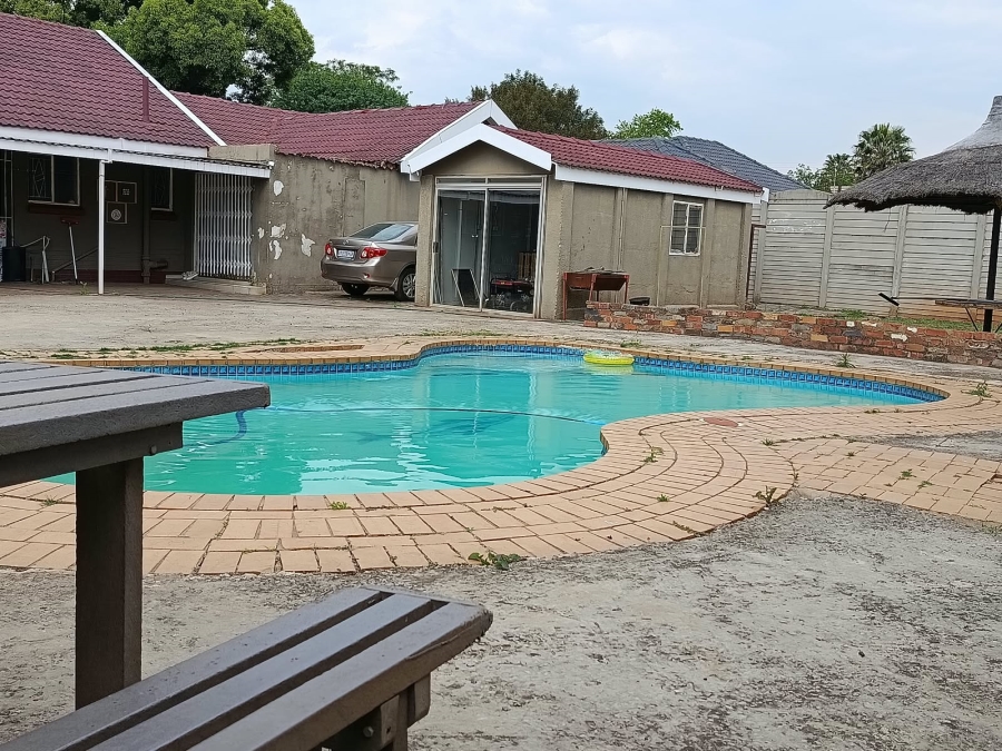 4 Bedroom Property for Sale in Risiville Gauteng