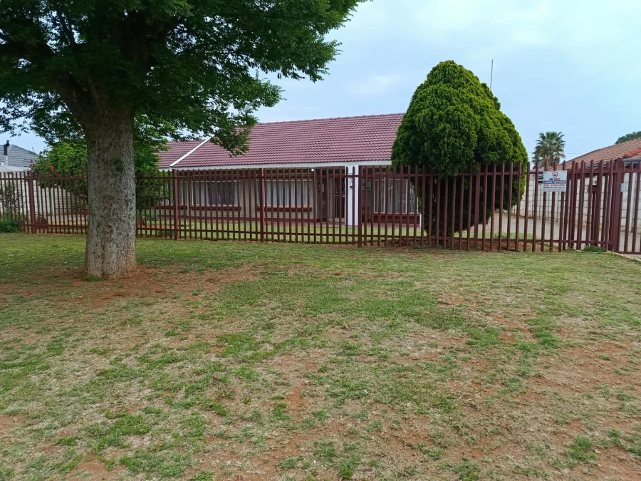 4 Bedroom Property for Sale in Risiville Gauteng