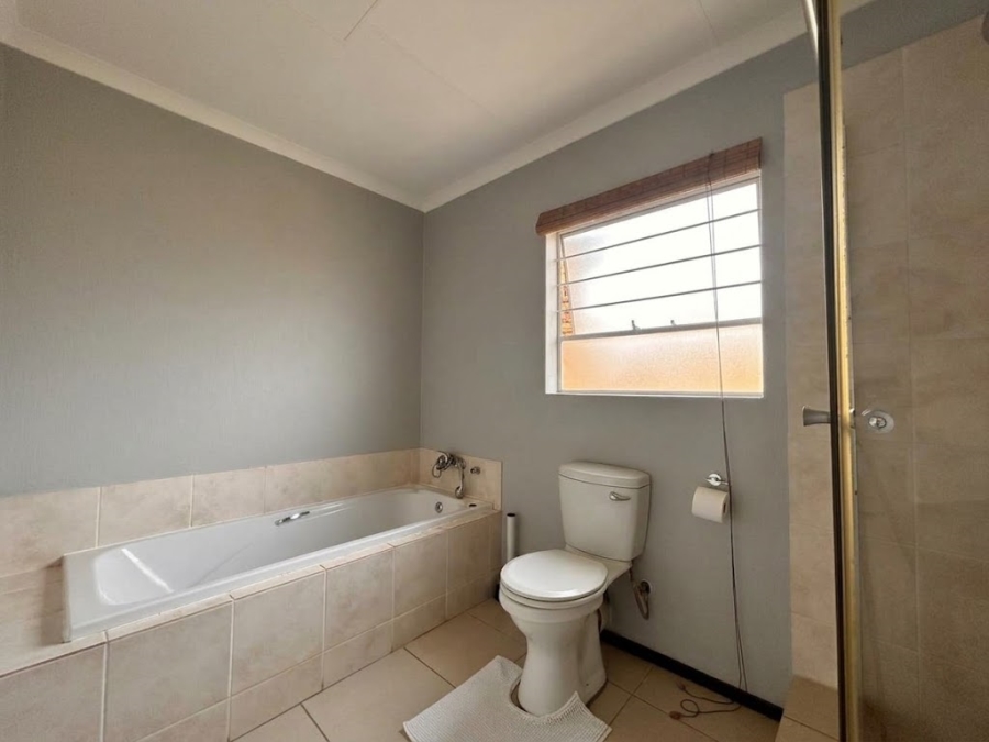 2 Bedroom Property for Sale in Honeydew Gauteng