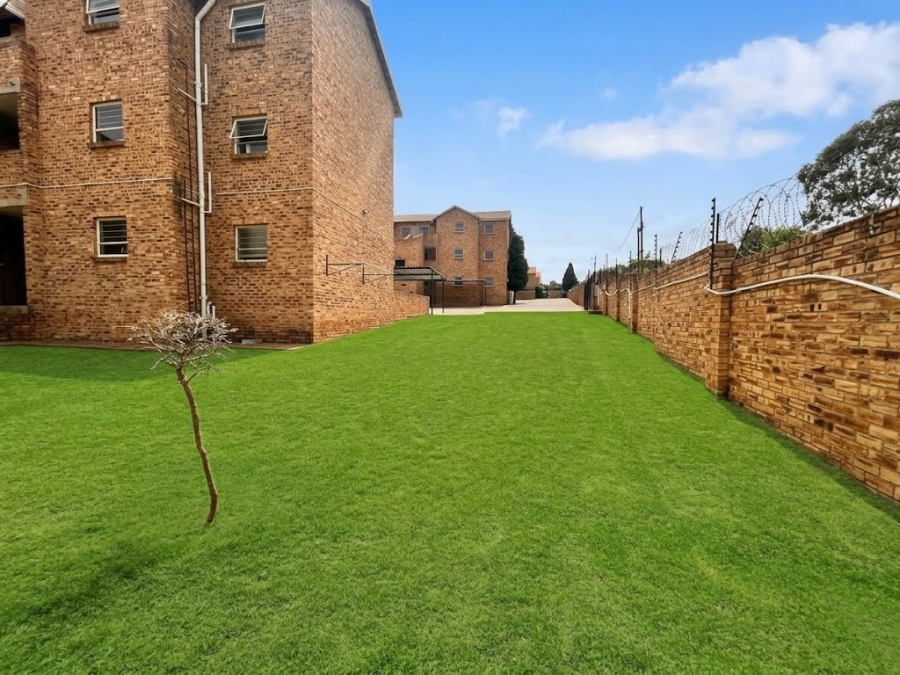 2 Bedroom Property for Sale in Honeydew Gauteng