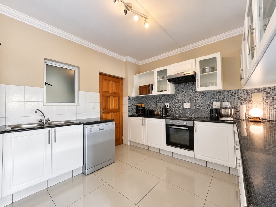 To Let 3 Bedroom Property for Rent in Sunninghill Gauteng