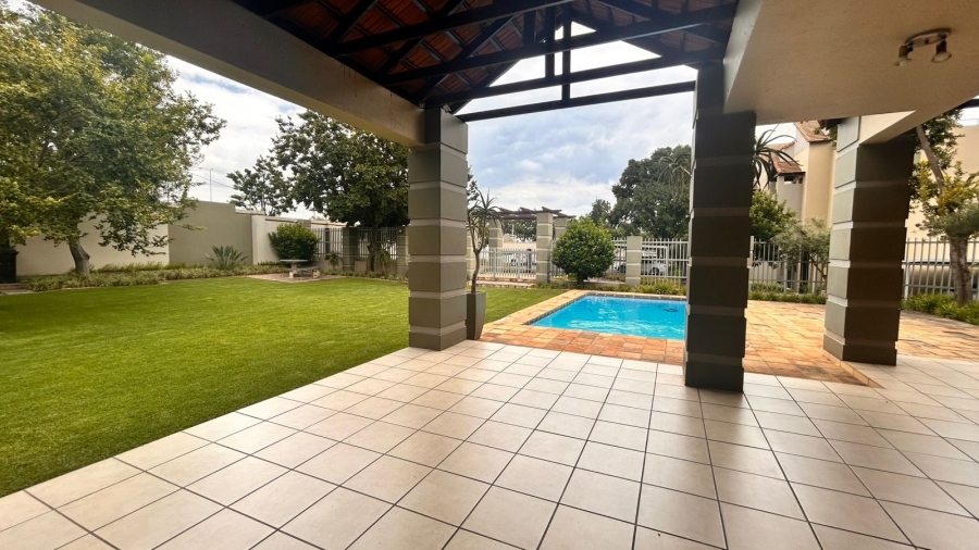 To Let 1 Bedroom Property for Rent in Broadacres Gauteng