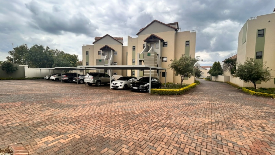 To Let 1 Bedroom Property for Rent in Broadacres Gauteng