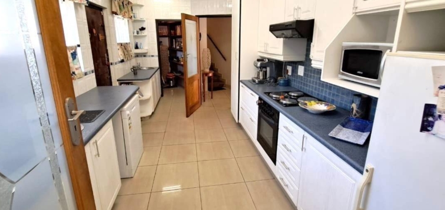 3 Bedroom Property for Sale in Mondeor Gauteng