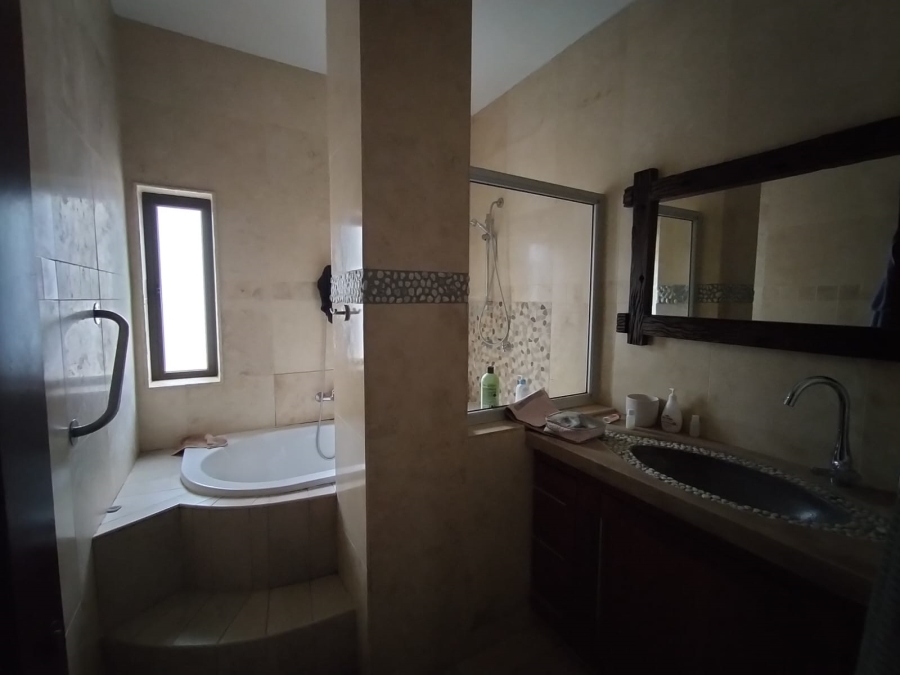 3 Bedroom Property for Sale in Leeuwfontein Gauteng