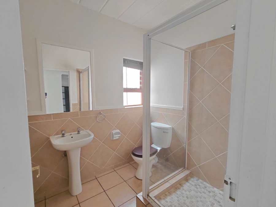 2 Bedroom Property for Sale in Douglasdale Gauteng