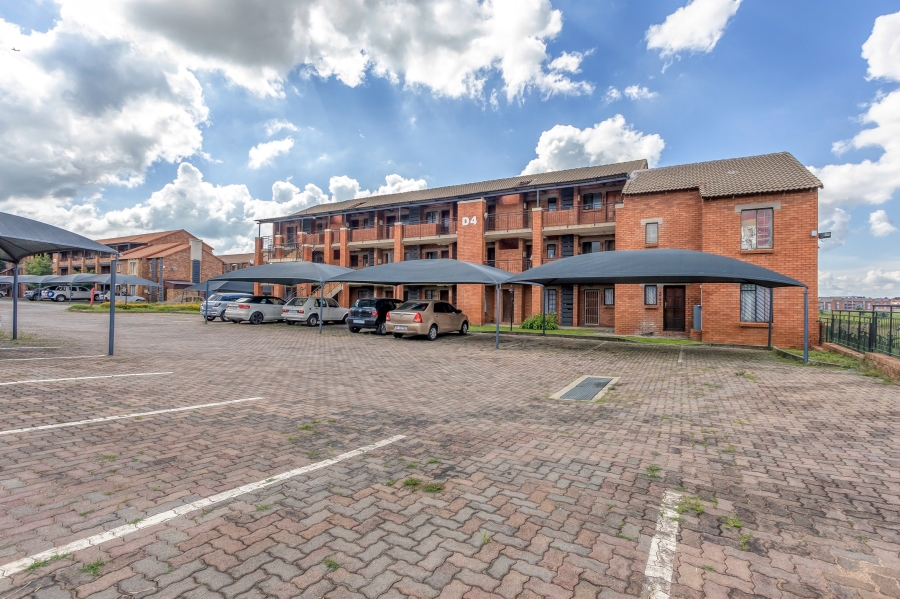 2 Bedroom Property for Sale in Noordwyk Gauteng
