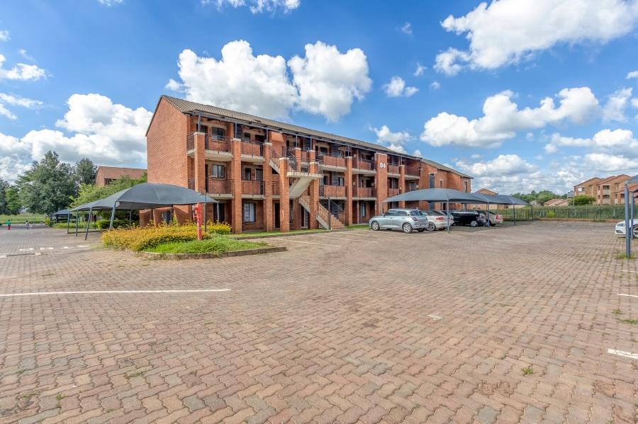 2 Bedroom Property for Sale in Noordwyk Gauteng