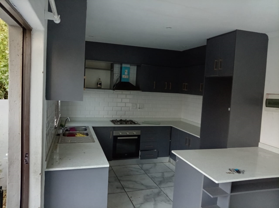 To Let 2 Bedroom Property for Rent in Ferndale Gauteng