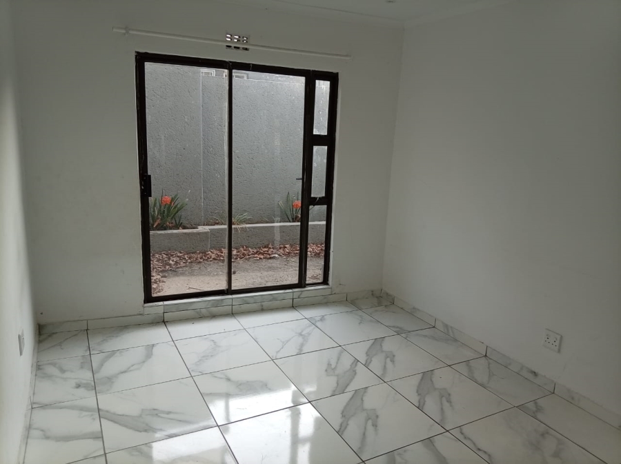 To Let 2 Bedroom Property for Rent in Ferndale Gauteng