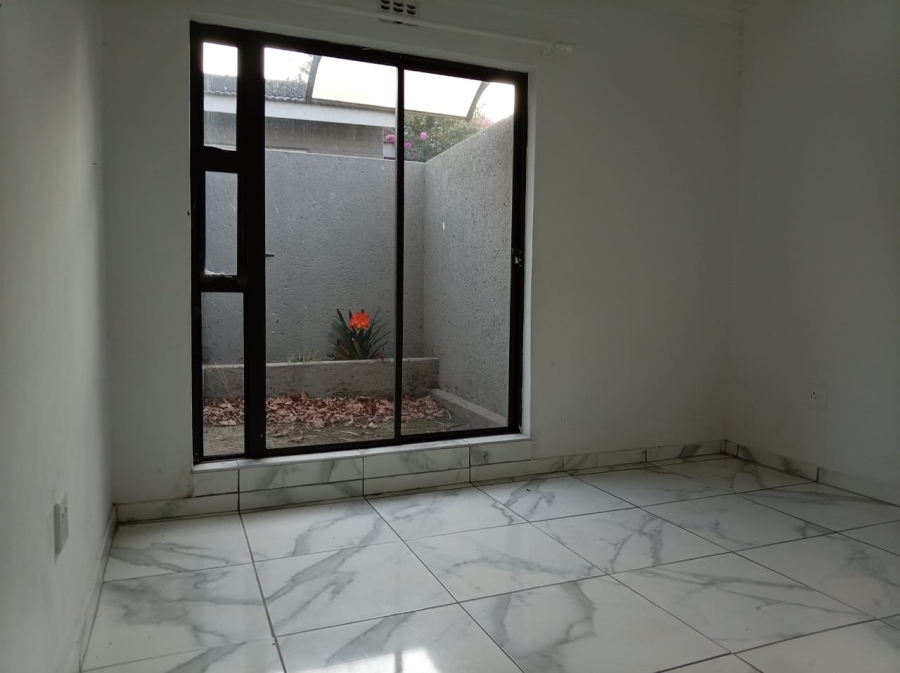 To Let 2 Bedroom Property for Rent in Ferndale Gauteng