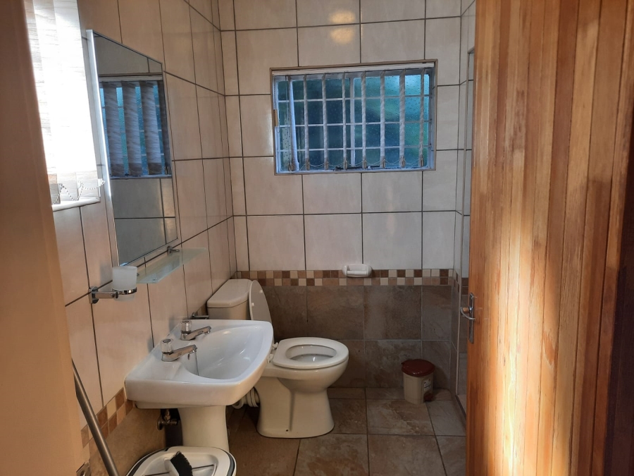 1 Bedroom Property for Sale in Brackenhurst Gauteng