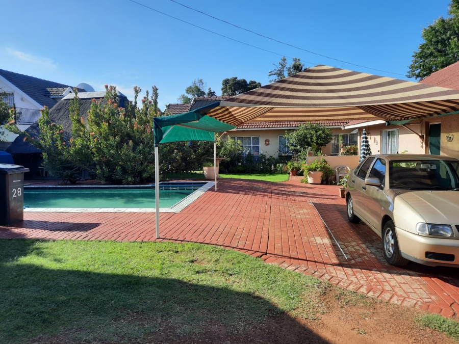 1 Bedroom Property for Sale in Brackenhurst Gauteng
