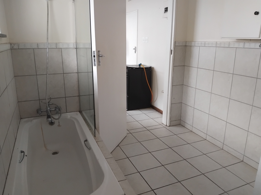 To Let 1 Bedroom Property for Rent in Blairgowrie Gauteng
