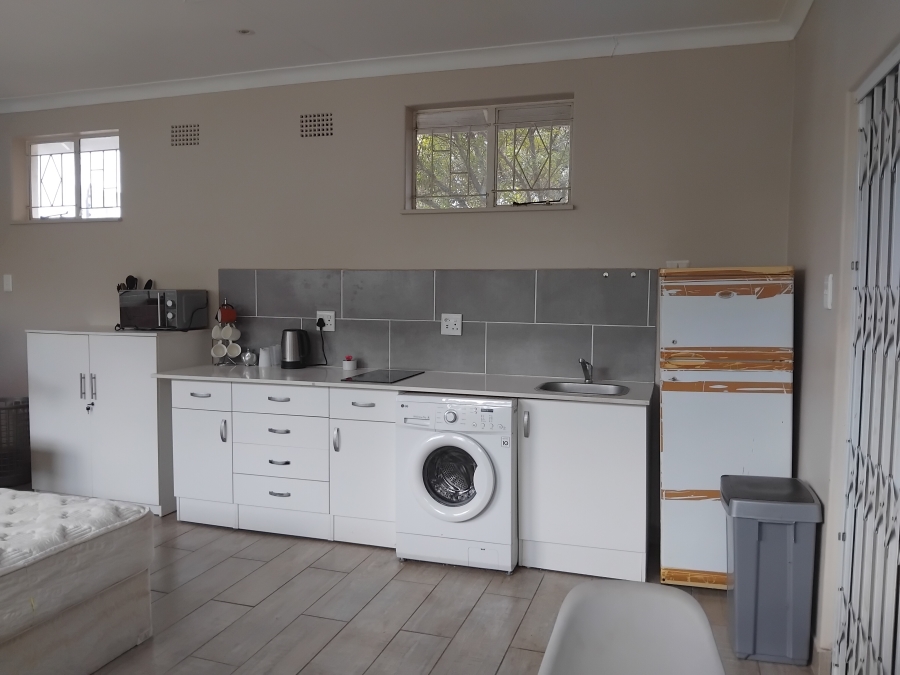 To Let 1 Bedroom Property for Rent in Blairgowrie Gauteng