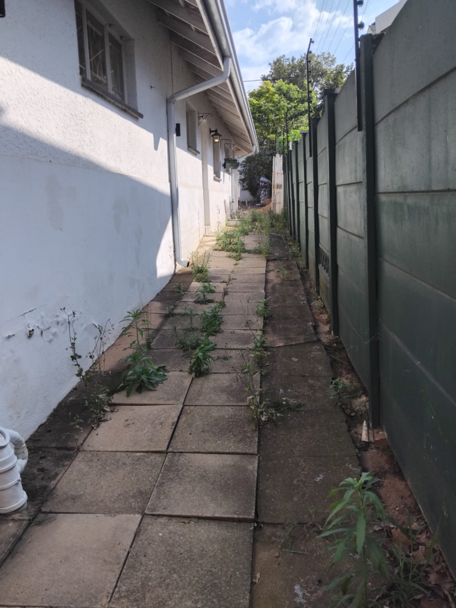 To Let 1 Bedroom Property for Rent in Blairgowrie Gauteng
