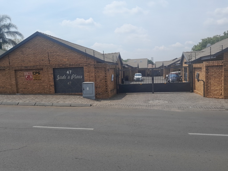 3 Bedroom Property for Sale in New Redruth Gauteng