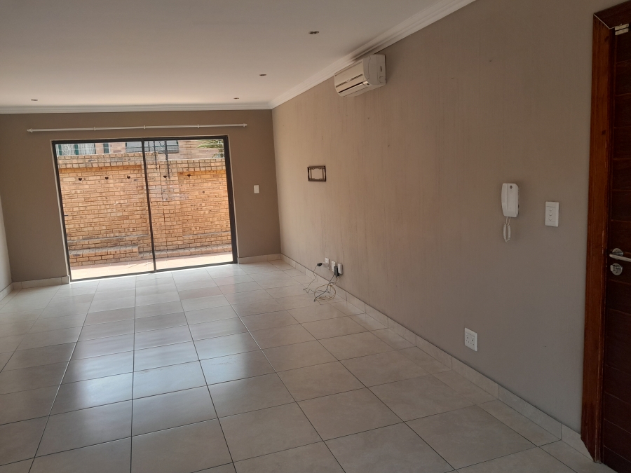 3 Bedroom Property for Sale in New Redruth Gauteng