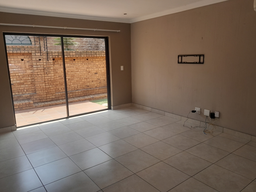 3 Bedroom Property for Sale in New Redruth Gauteng