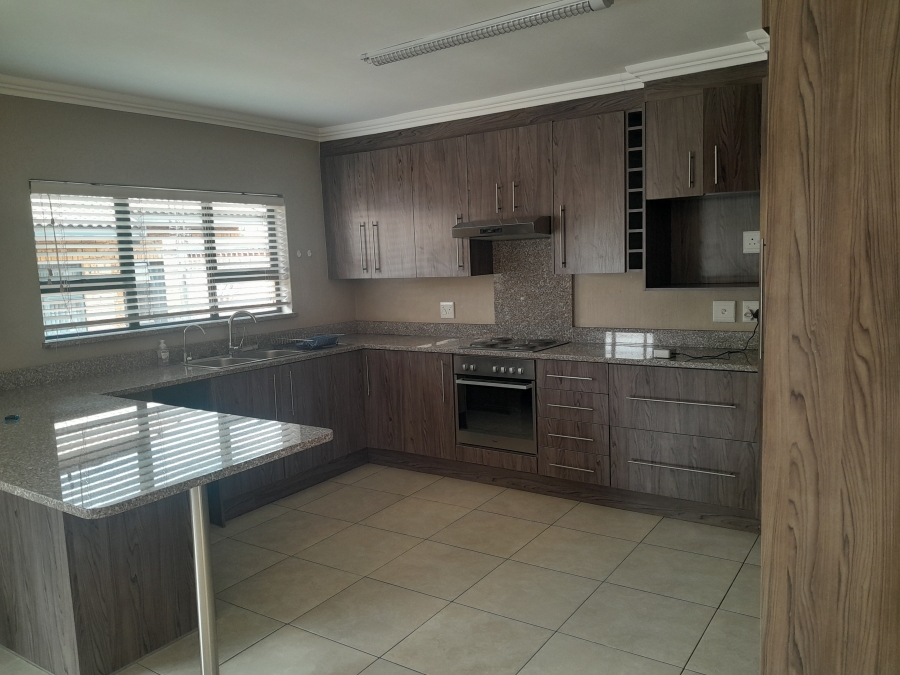 3 Bedroom Property for Sale in New Redruth Gauteng