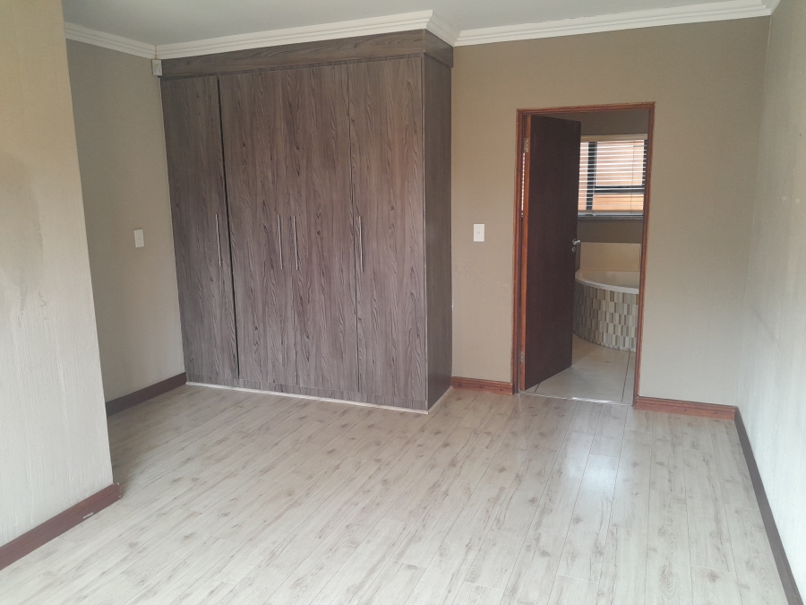 3 Bedroom Property for Sale in New Redruth Gauteng