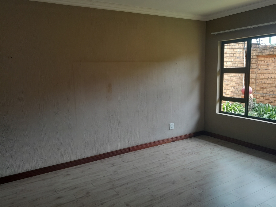 3 Bedroom Property for Sale in New Redruth Gauteng