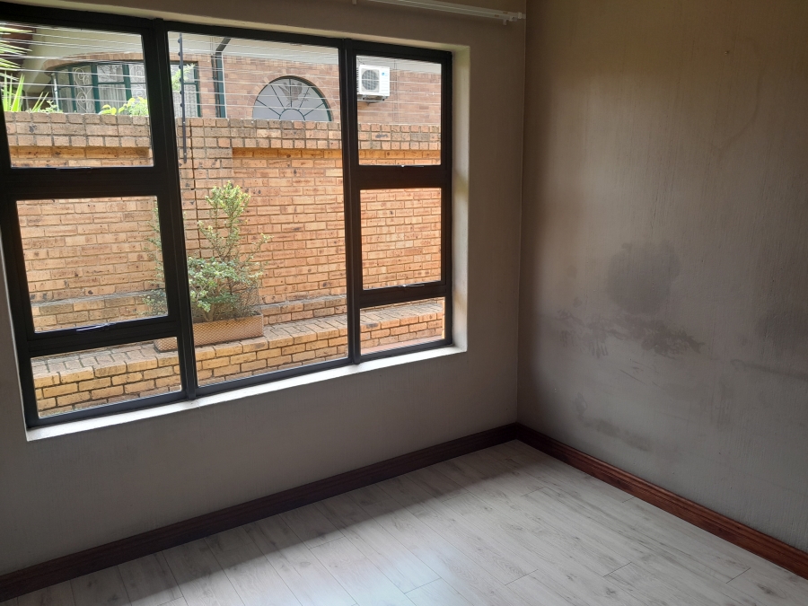 3 Bedroom Property for Sale in New Redruth Gauteng