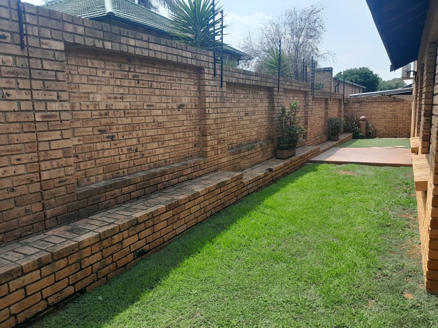 3 Bedroom Property for Sale in New Redruth Gauteng