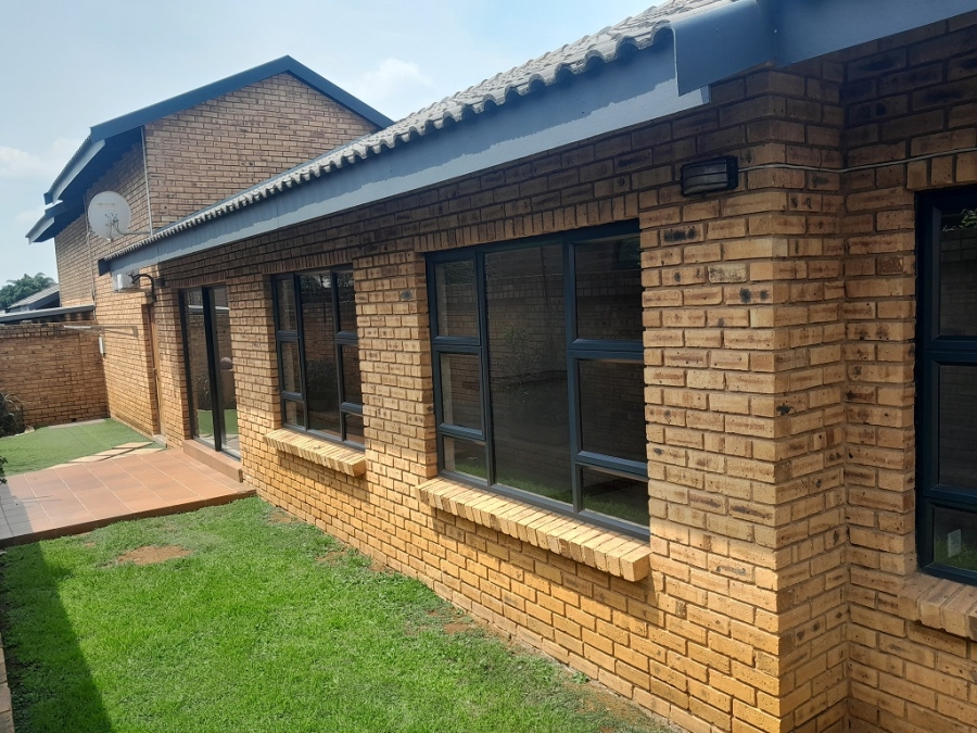 3 Bedroom Property for Sale in New Redruth Gauteng