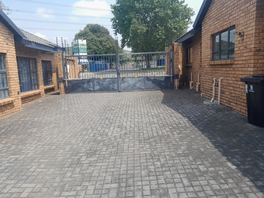 3 Bedroom Property for Sale in New Redruth Gauteng