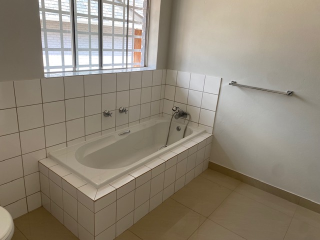 To Let 3 Bedroom Property for Rent in Bramley Park Gauteng