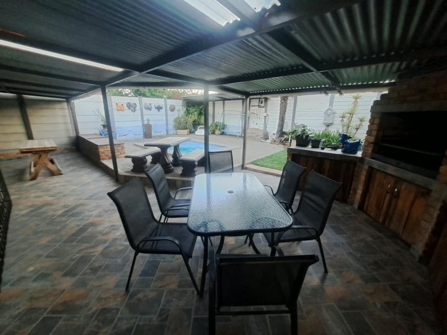 4 Bedroom Property for Sale in Vanderbijlpark SE 7 Gauteng