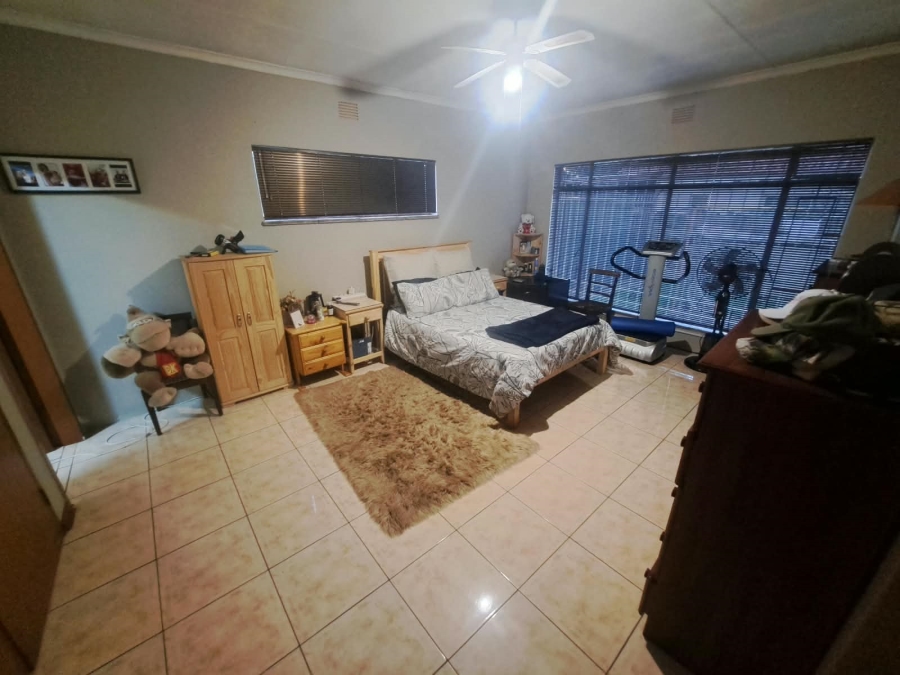 4 Bedroom Property for Sale in Vanderbijlpark SE 7 Gauteng