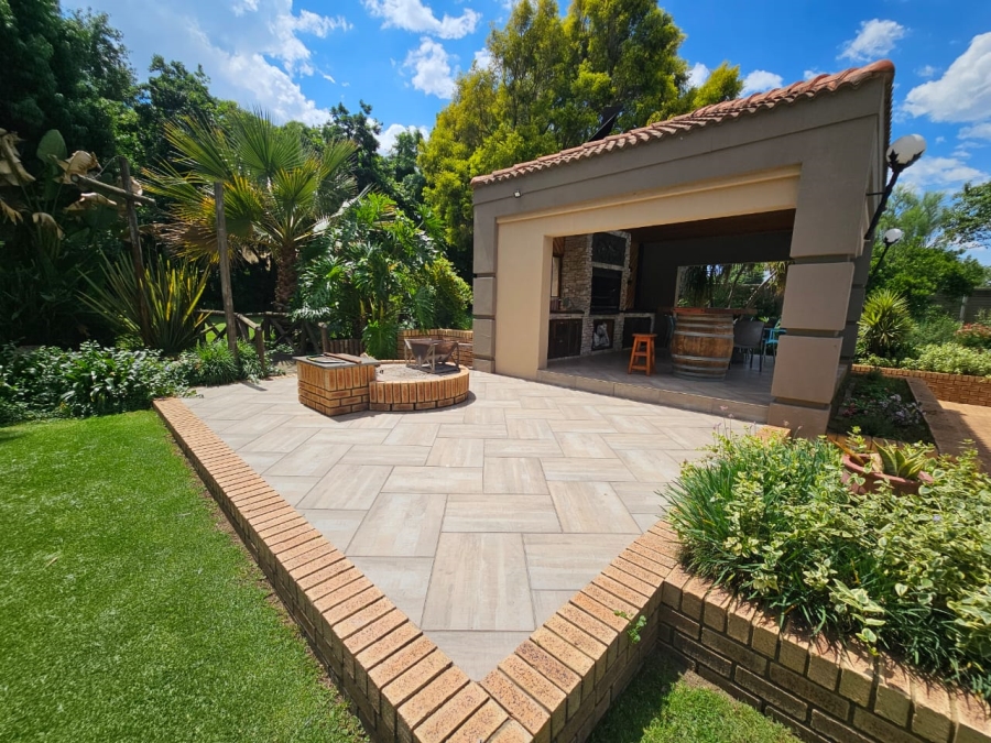 4 Bedroom Property for Sale in Vanderbijlpark SW 5 Gauteng