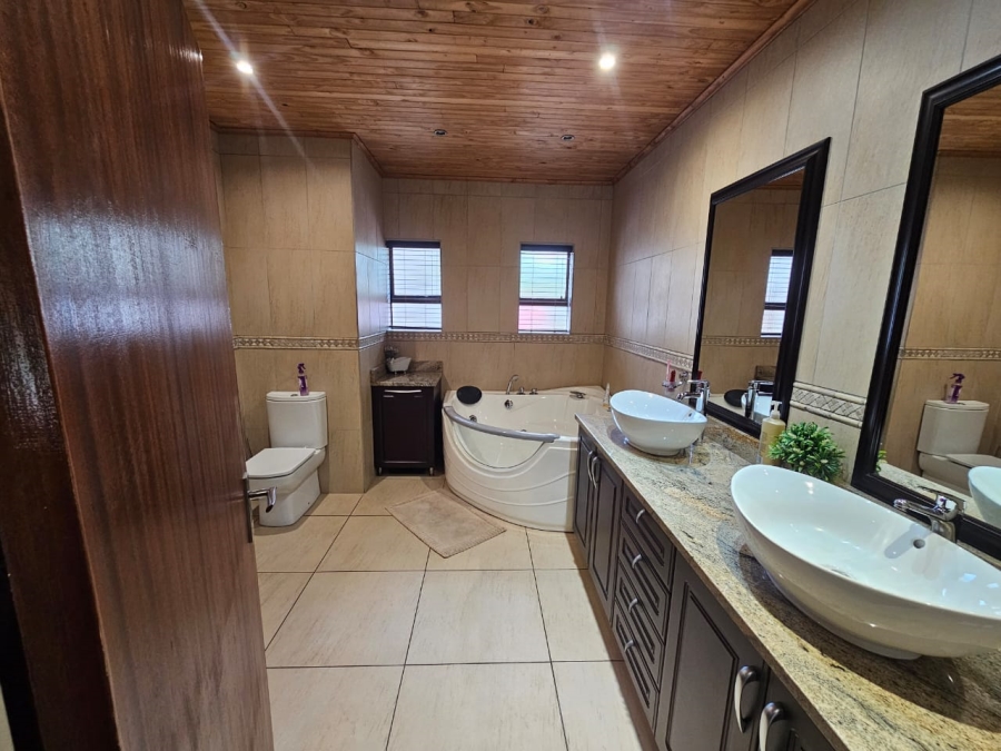 4 Bedroom Property for Sale in Vanderbijlpark SW 5 Gauteng